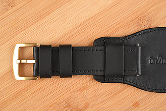 Náramky - Kožený remienok na hodinky 24mm, Classic s podložkou/čierny/čierne prešitie/zlatá pracka/ XL - 16618621_