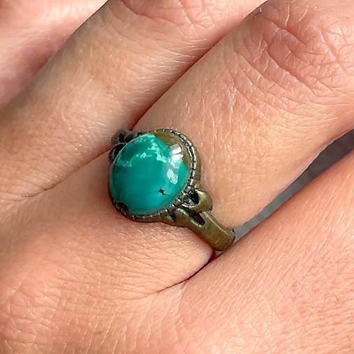 Simple Mini Bronze Turquoise Ring / Jemný bronzový prsteň s tyrkysom E035