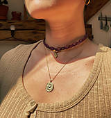 Náhrdelníky - PLUM BOHO micro macramé choker - 16623765_