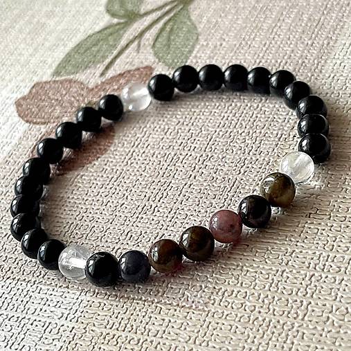 ZĽAVA 10% Shungite, Tourmaline, Quartz Bracelet / Elastický náramok s pravým šungitom, krištáľom a turmalínom P-101