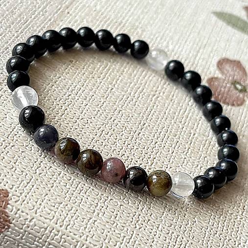 ZĽAVA 10% Shungite, Tourmaline, Quartz Bracelet / Elastický náramok s pravým šungitom, krištáľom a turmalínom P-101