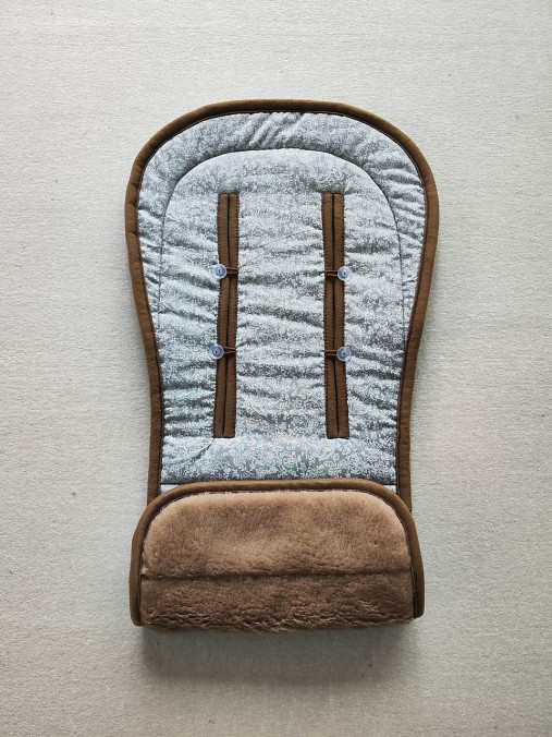 Detský textil - Podložka do kočíka CYBEX Talos S Lux proti poteniu 100 % merino top super wash Camel 100% ľan šedý kvietok - 16638155_