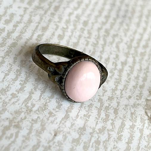 Simple Mini Bronze Pink Opal Ring / Jemný bronzový prsteň s ružovým opálom E035