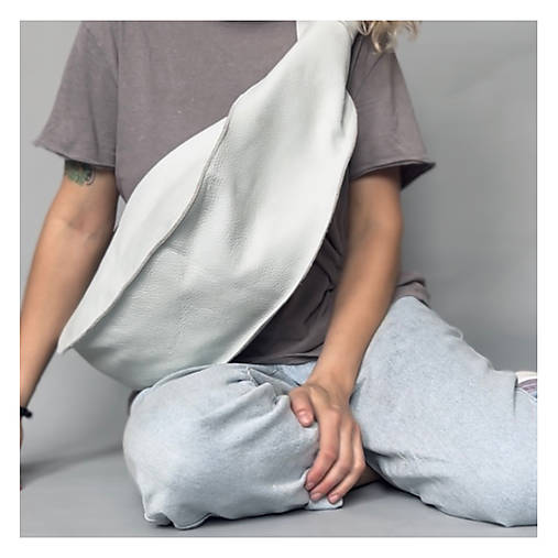 Veľké tašky - HOBO BAG icy white kožená kabelka  - 16639593_