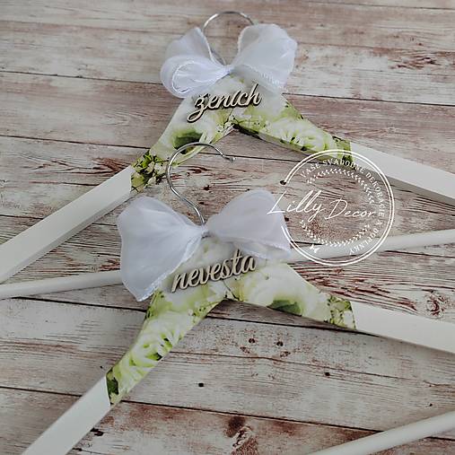 Nábytok - Svadobné vešiaky jemné s gypsomilkou - 16641927_