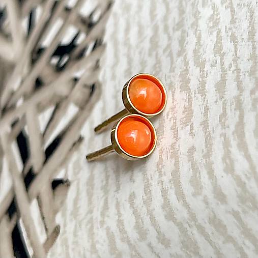 Orange Coral Ag925 Gold Plated Earrings / Strieborné pozlátené napichovačky s oranžovým koralom E040