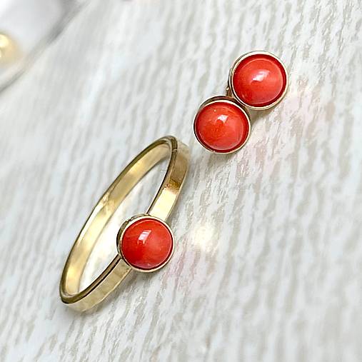 Red Coral AG925 Gold Plated Ring / Jemný strieborný pozlátený prsteň s koralom E040