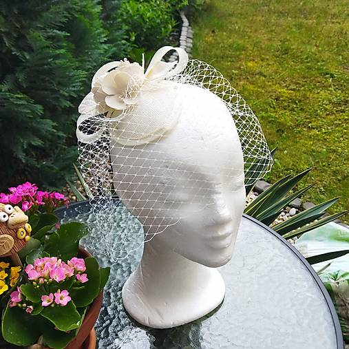 Ozdoby do vlasov - Ivory Fascinator Sinamay - 16648878_