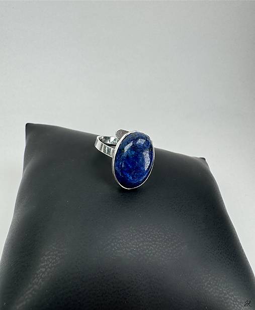 Nastaviteľný strieborný 925/1000 prsteň s lapis lazuli