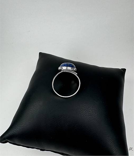 Nastaviteľný strieborný 925/1000 prsteň s lapis lazuli