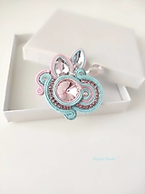Brošne - Dobromila soutache brošňa (Belasá + ružová) - 16654016_
