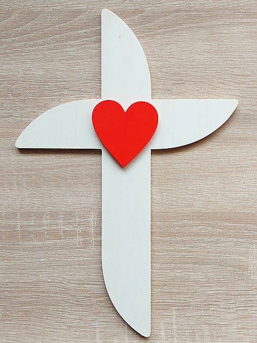 Kríž na stenu zaoblený so srdiečkom 30cm