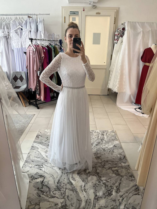 Jednoduché svadobné šaty
