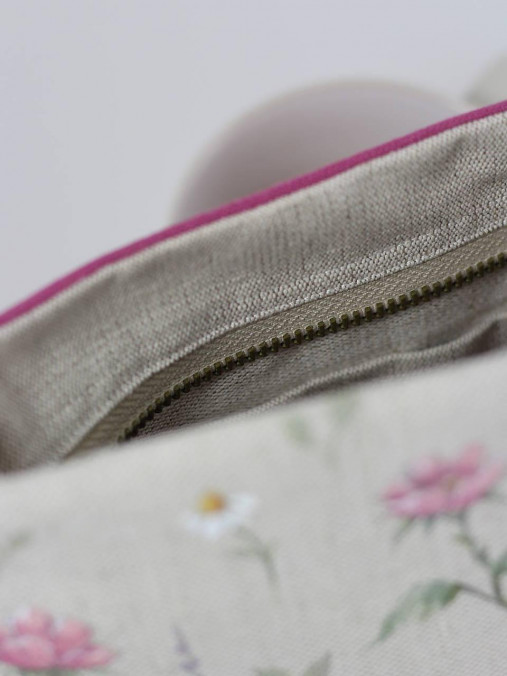 Malá elegantná dámska kabelka s ručne maľovanými kvetmi, malá crossbody kabelka "RoseLea"