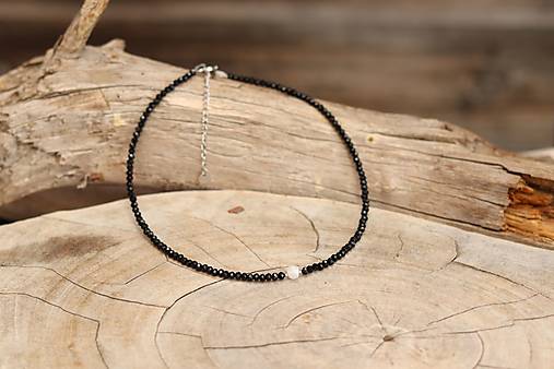 Náhrdelník choker spinel, mesačný kameň