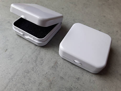 Iný materiál - Kovová krabička biela - 16669249_