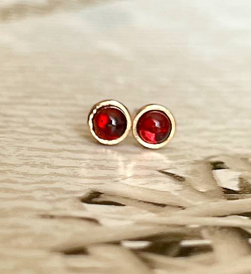 Garnet Ag925 Rose Gold Plated Stud Earrings / Náušnice s granátmi AG925 pozlátené E041