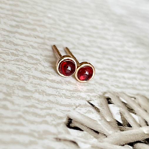 Garnet Ag925 Rose Gold Plated Stud Earrings / Náušnice s granátmi AG925 pozlátené E041