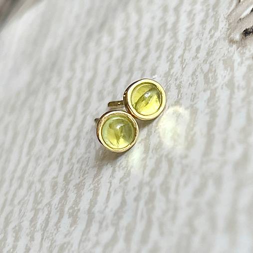 Peridot Ag925 Gold Plated Stud Earrings / Náušnice s olivínmi AG925 pozlátené E041