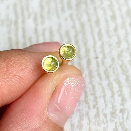 Peridot Ag925 Gold Plated Stud Earrings / Náušnice s olivínmi AG925 pozlátené E041