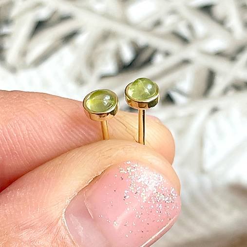 Peridot Ag925 Gold Plated Stud Earrings / Náušnice s olivínmi AG925 pozlátené E041