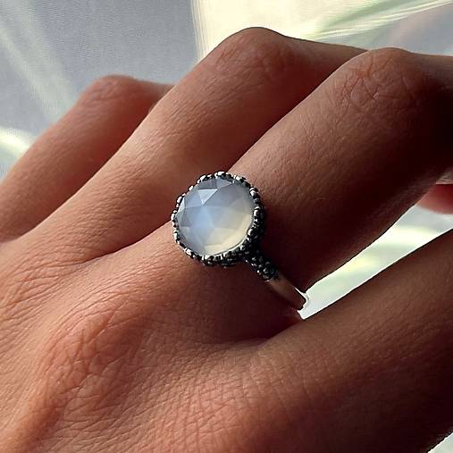 Moonstone Filigree Flower AG925 Silver Ring  / Strieborný prsteň s prírodným bielym mesačným kameňom E032