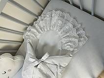Detský textil - Biela zavinovačka s krásnou bohato vyšívanou madeirou - M8 (Obliečka 70x70cm) - 16696702_