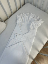 Detský textil - Biela zavinovačka s krásnou bohato vyšívanou madeirou - M8 (Obliečka 70x70cm) - 16696703_