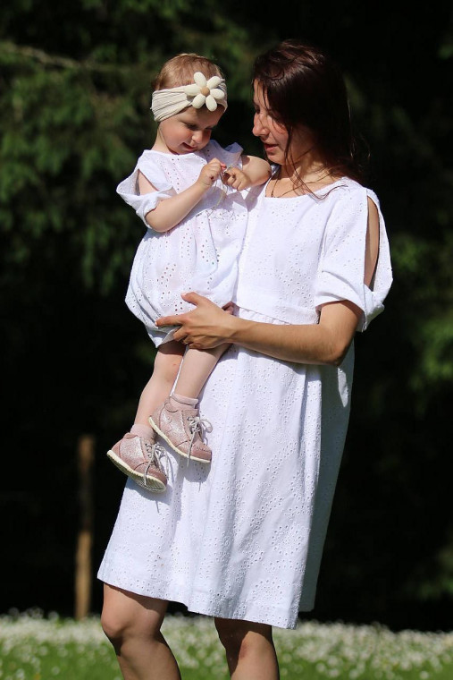 Oblečenie na dojčenie - Dámske dojčenské bavlnené šaty "MAMA" biele - 16697480_