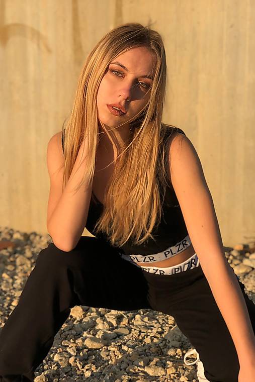 Topy, tričká, tielka - Dámsky Crop top čierny - 16708226_