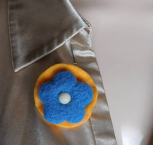 Brošne - plstená brošňa kvietok nebíčkovo modrý - 16713934_