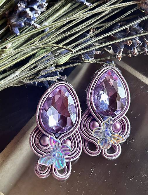 Náušnice - Lila sny, ručne šité náušnice - 16713369_