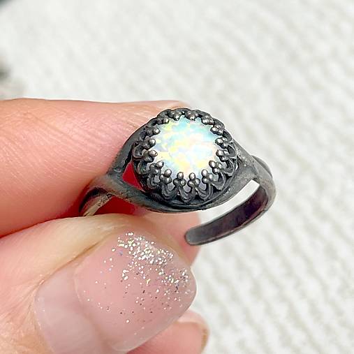 ZĽAVA 20% Lab Opal Filigree Silver Ag925 Ring / Strieborný prsteň s laboratórnym opálom E041