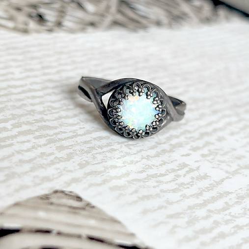 ZĽAVA 20% Lab Opal Filigree Silver Ag925 Ring / Strieborný prsteň s laboratórnym opálom E041