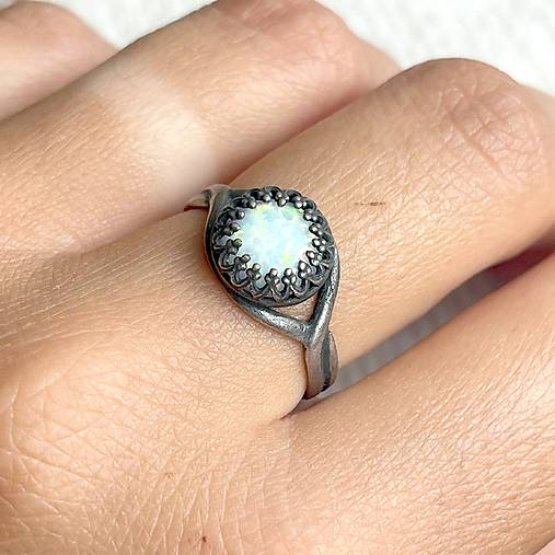 ZĽAVA 20% Lab Opal Filigree Silver Ag925 Ring / Strieborný prsteň s laboratórnym opálom E041