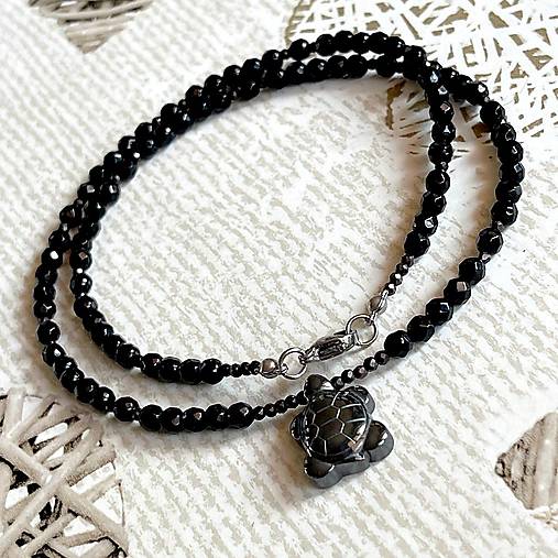 Onyx Turtle Stainless Steel Necklace / Náhrdelník ónyx, korytnačka, oceľ E027