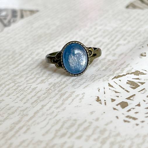 Simple Mini Bronze Kyanite Ring / Jemný bronzový prsteň s kyanitom E041