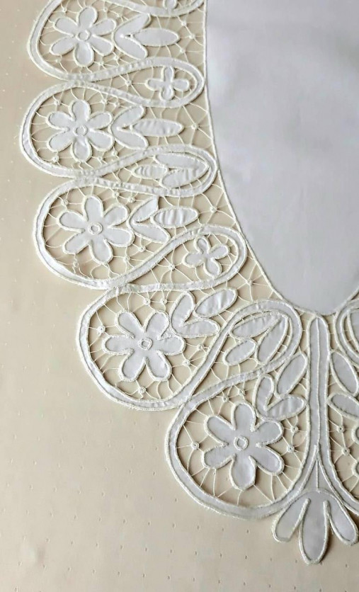Úžitkový textil - Vyšívaný obrus richelieu 107,5 x 62 cm - 13579782_
