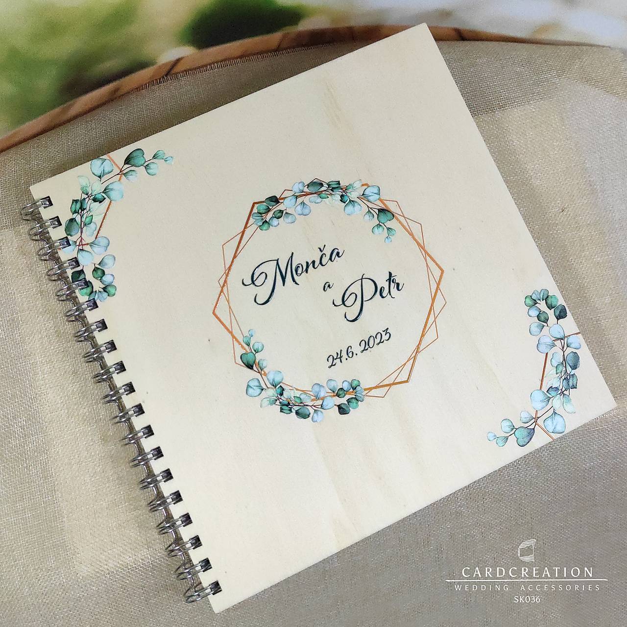 Svadobná kniha hostí s dreveným obalom SK036