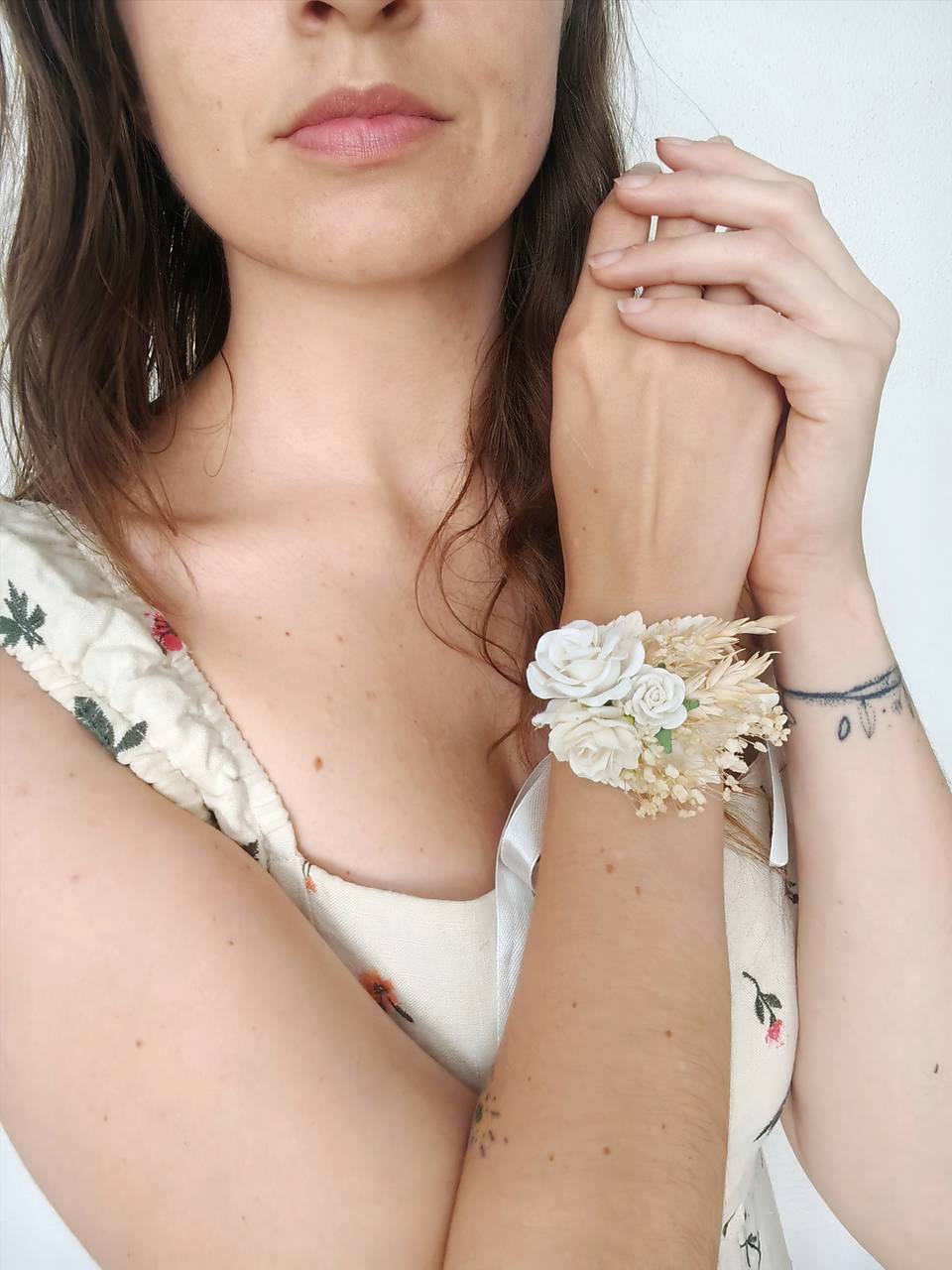 Kvetinový náramok "vánok v poli" 