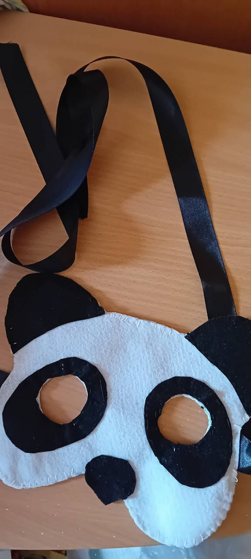 Detské doplnky - Karnevalová maska z filcu (panda) - 16741451_