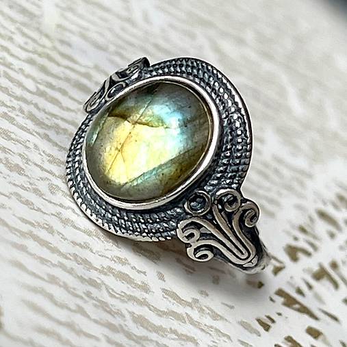 Labradorite Filigree AG925 Silver Ring  / Strieborný prsteň s labradoritom E044