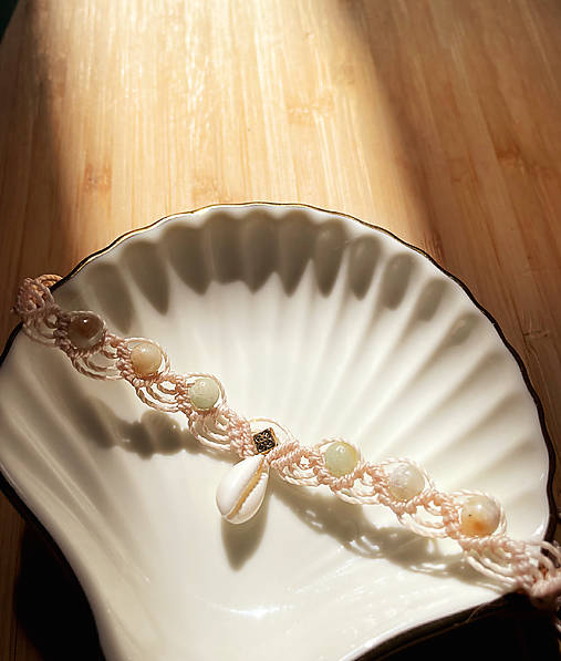 Náhrdelníky - SEA SHELL micro macramé choker - 16752502_
