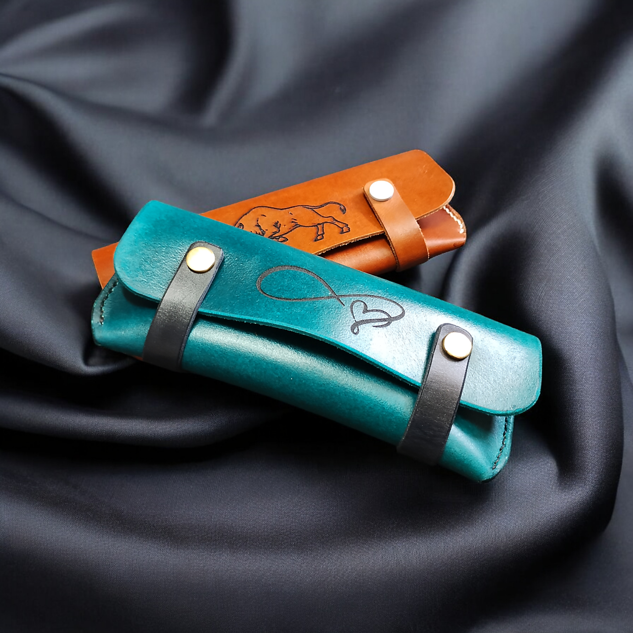 Kožený obal na písacie potreby