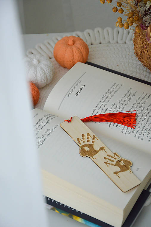 Papiernictvo - Drevená záložka - ruky (Halloweenska kolekcia) - 16762085_