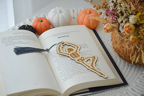 Papiernictvo - Drevená záložka - kostra (Halloweenska kolekcia) - 16762100_