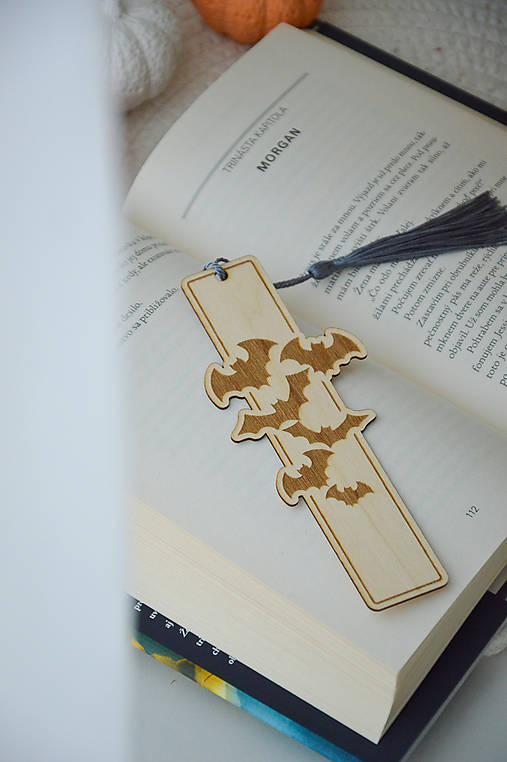 Papiernictvo - Drevená záložka - netopiere (Halloweenska kolekcia) - 16762103_