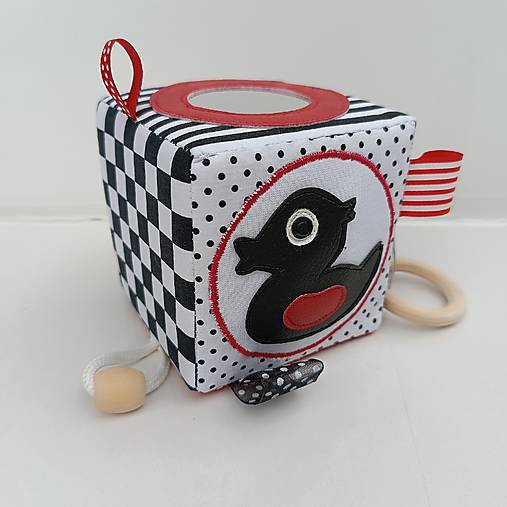 Hračky - Čierna-biela-červená (pískacia) - Didaktická kocka - 16762599_