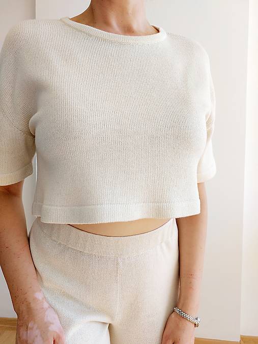 Topy, tričká, tielka - Crop top v mliečnej farbe - 16763805_