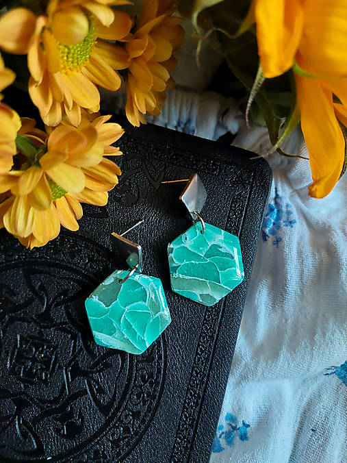 Náušnice - Zelené visiace náušnice SEAFOAM (Hexagón (3 cm)) - 16767196_